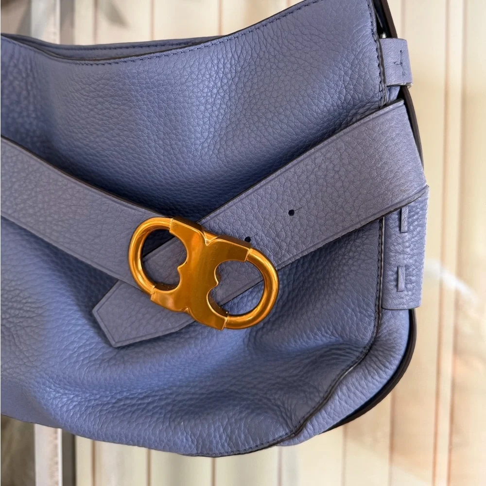 Tory Burch Gemini Link Blue Pebbled Leather Shoulder Bag with Gold Accents - Picture 2 of 12